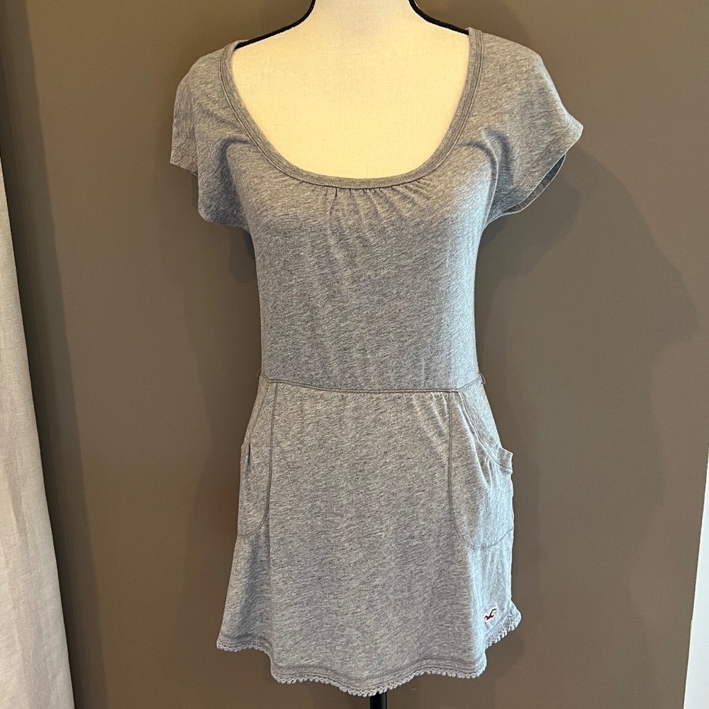 Hollister Babydoll Soft Gray Scoop Neck Pockets Open Back, Size Small
